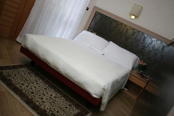 Just Hotel Milano Esterno foto
