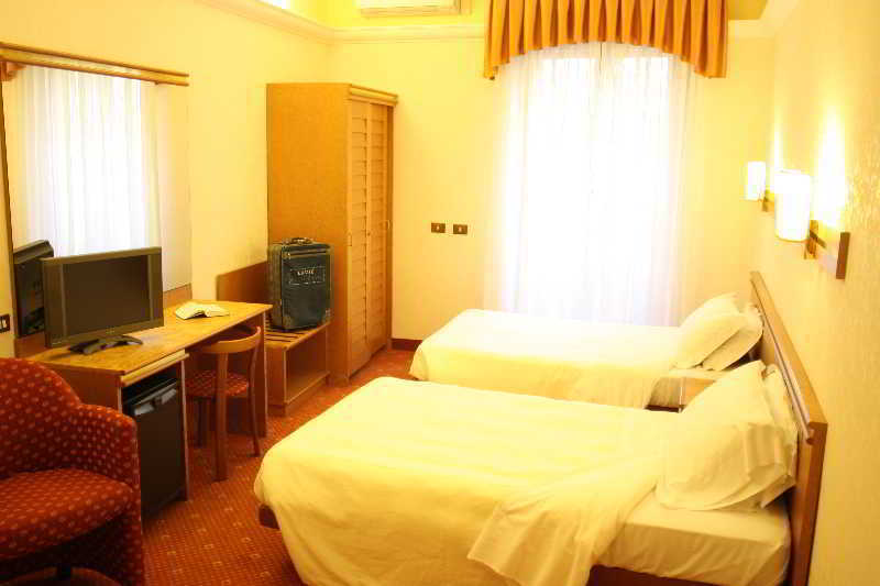 Just Hotel Milano Esterno foto