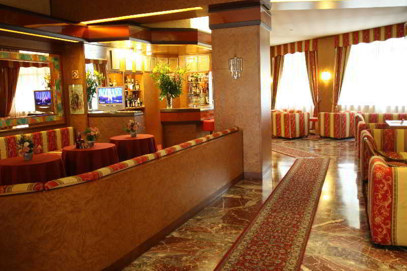 Just Hotel Milano Esterno foto
