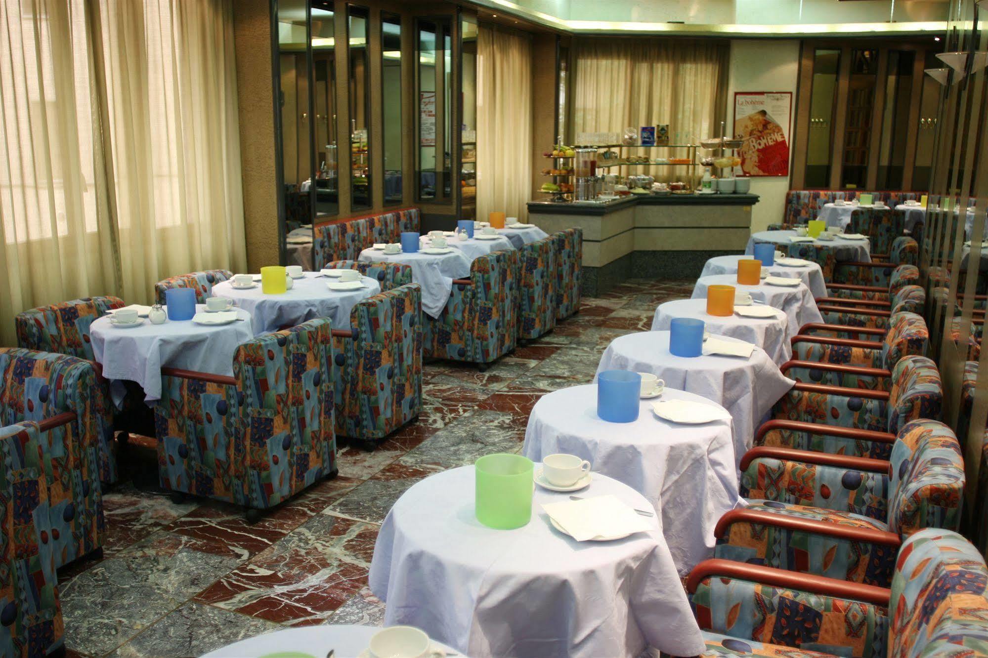 Just Hotel Milano Esterno foto